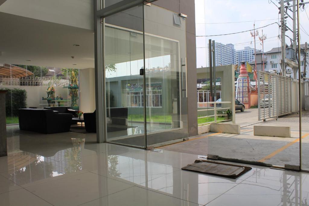 Utd Apartments Sukhumvit Ban Khlong Nang Li Exterior photo