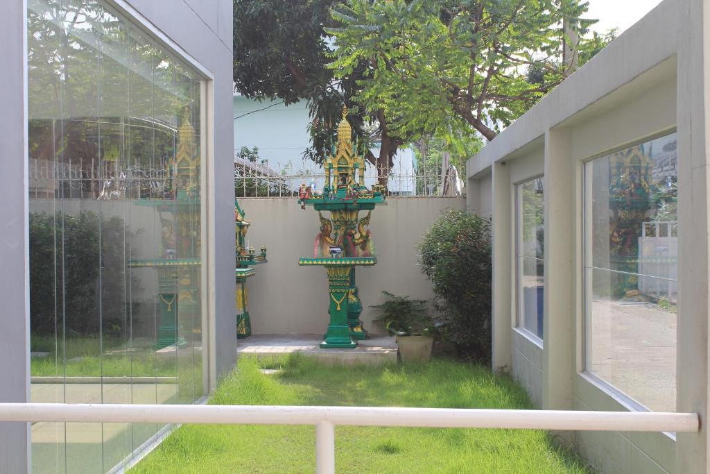 Utd Apartments Sukhumvit Ban Khlong Nang Li Exterior photo