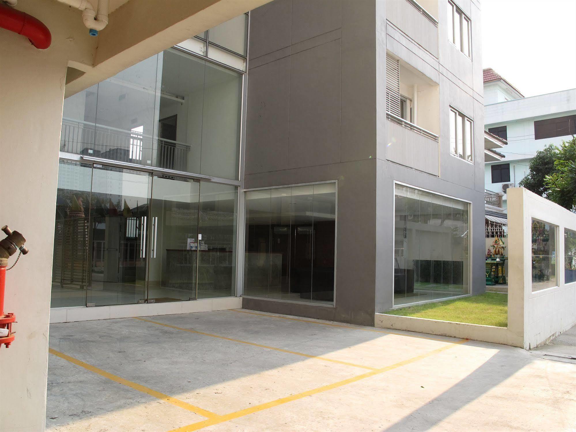 Utd Apartments Sukhumvit Ban Khlong Nang Li Exterior photo