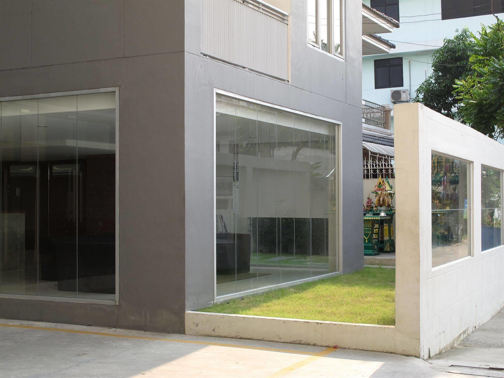 Utd Apartments Sukhumvit Ban Khlong Nang Li Exterior photo